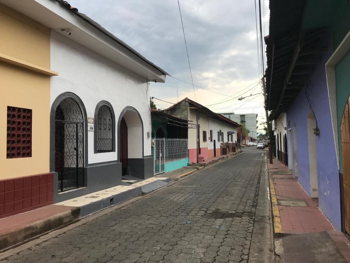 El Callejon Guest House Leon Exterior photo