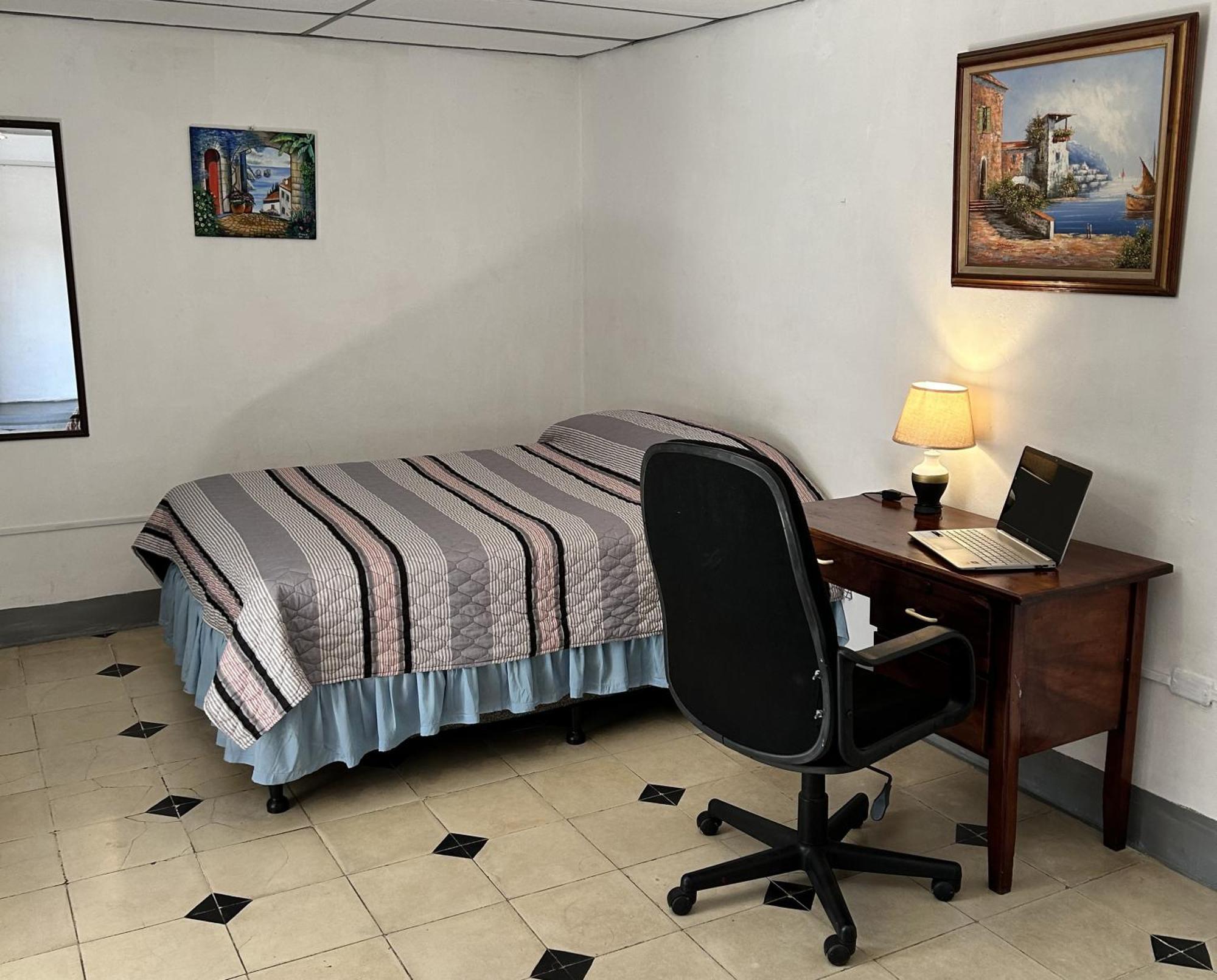 El Callejon Guest House Leon Exterior photo