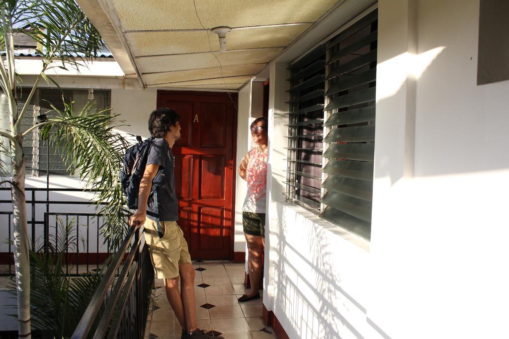 El Callejon Guest House Leon Exterior photo